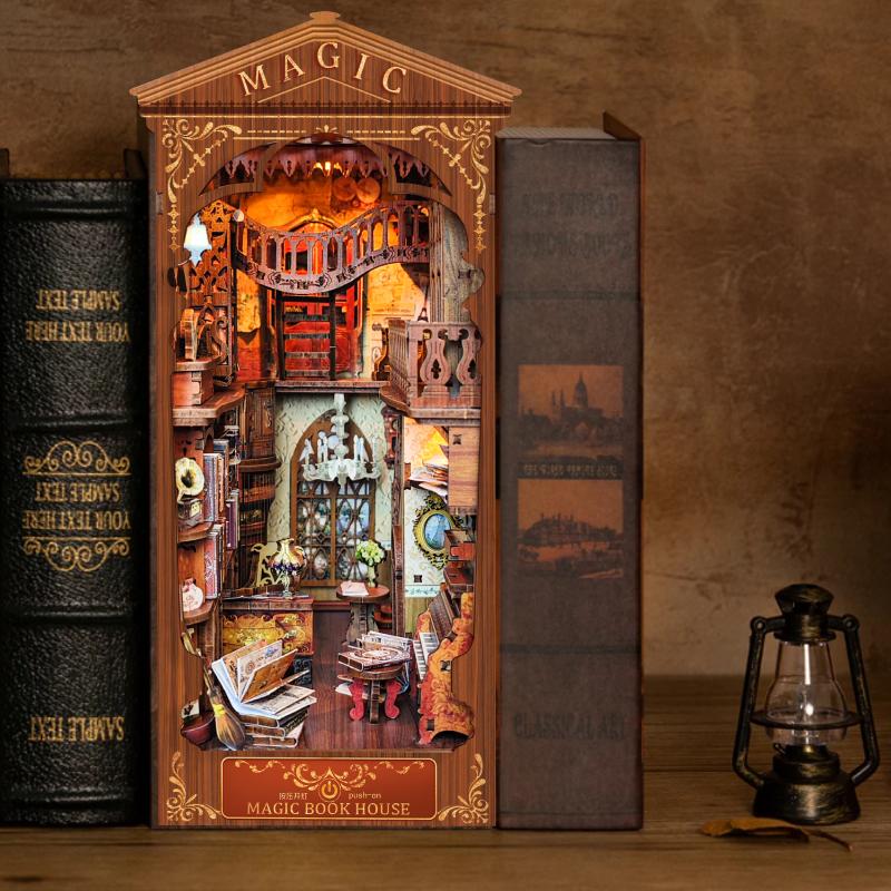 Ron's Magic Mystery Alley Book Nook Shelf Insert Diorama